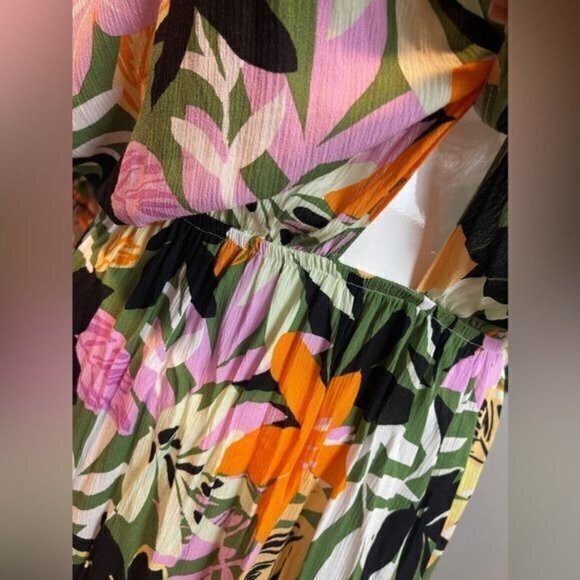 Cupshe Cute Floral Ruffle Tie Front Dress or Cover-up NWT Size L - Picture 12 of 15